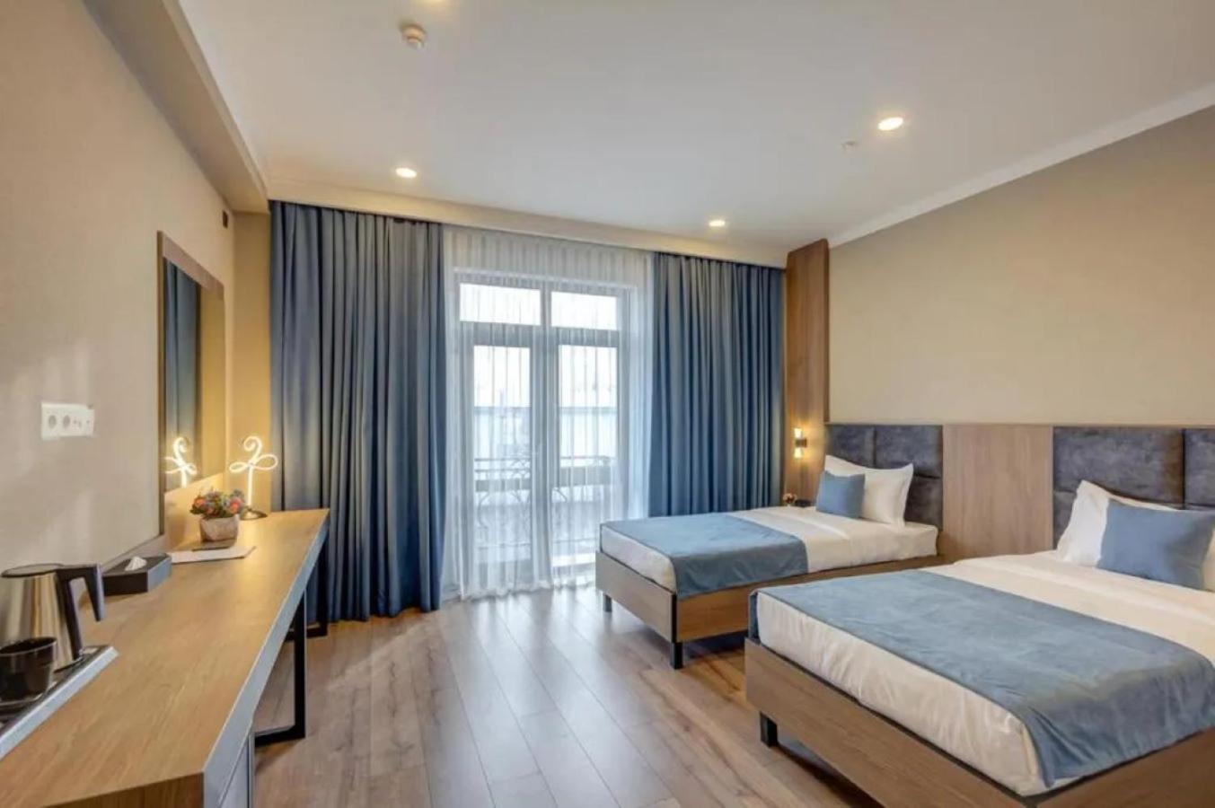 Sara Boutique Hotel Bishkek Esterno foto